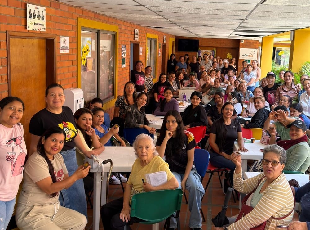 80 mujeres de San Gil se certifican en chocolatería artesanal imagen de la publicación